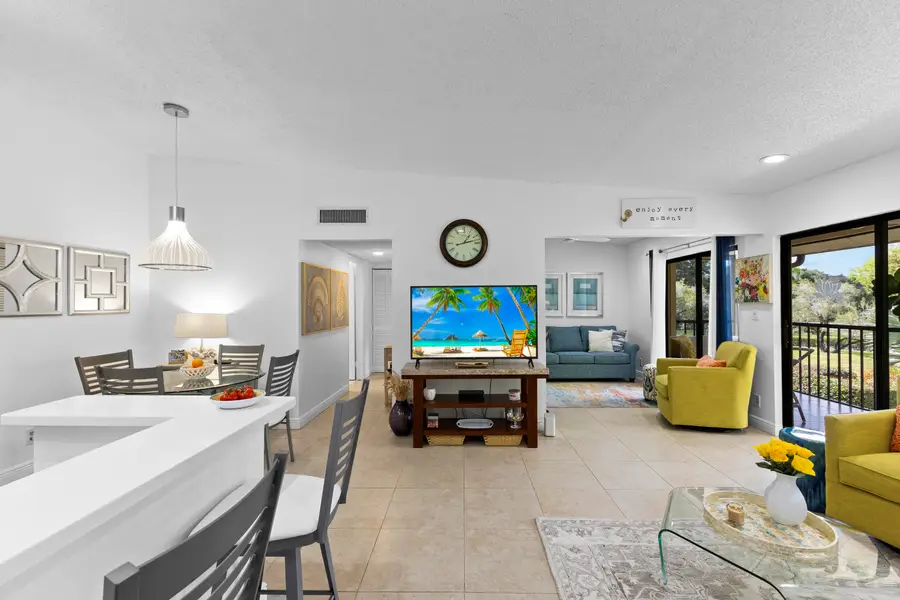 15492 Lakes Of Delray Boulevard #203, Delray Beach, FL 33484 - Image #2