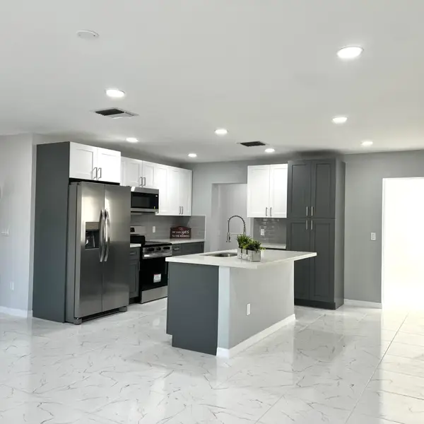 442 SW Lucero Drive, Port St Lucie, FL 34983