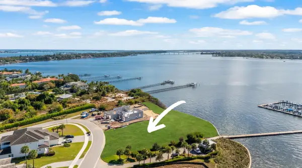 1311 NE Langford Lane, Jensen Beach, FL 34957