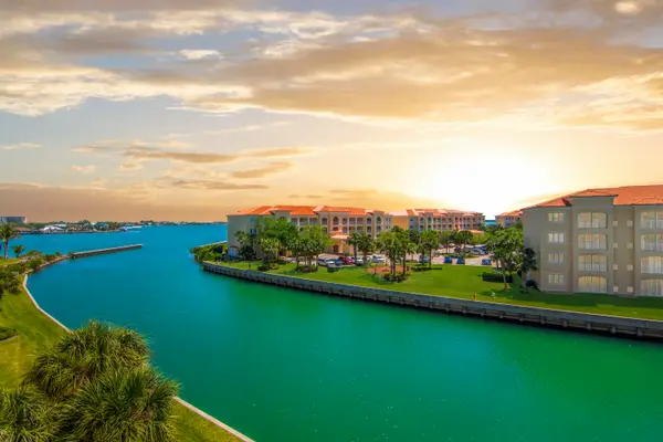 6 Harbour Isle Drive E #Ph01, Fort Pierce, FL 34949