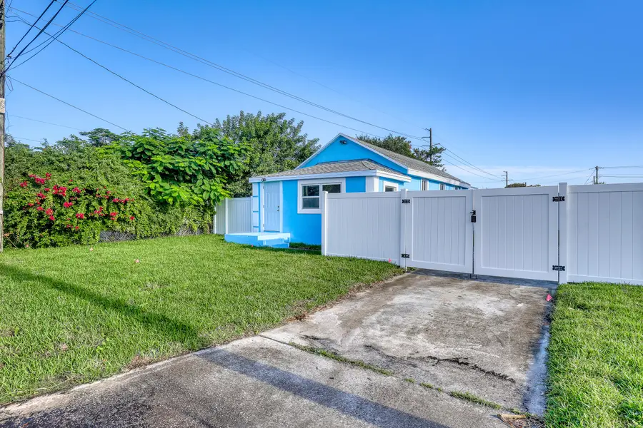 180 W 15th Street, Riviera Beach, FL 33404 - Image #2