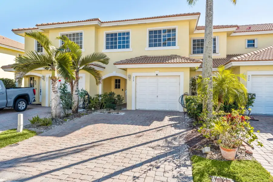 948 Imperial Lake Road, West Palm Beach, FL 33413 - #2