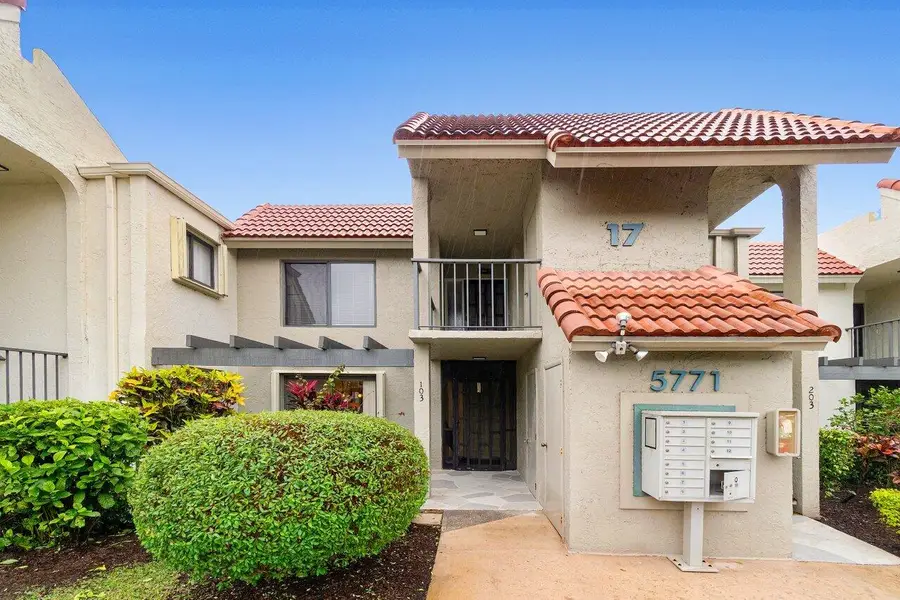 5771 Fairway Park Court #103, Boynton Beach, FL 33437 - Image #3