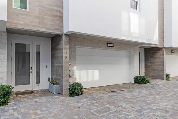 15 SE 11th Avenue, Fort Lauderdale, FL 33301