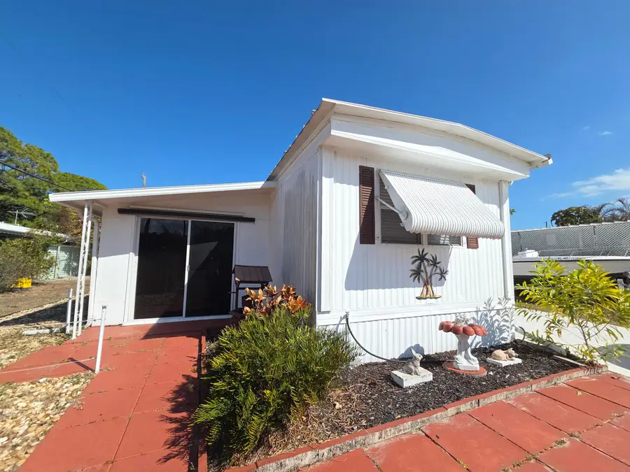 8121 SE Skylark Avenue, Hobe Sound, FL 33455 - Image #2