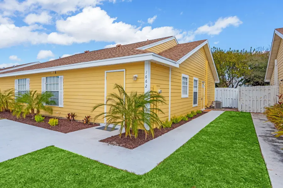 1662 Royal Forest Court, West Palm Beach, FL 33406 - Image #3