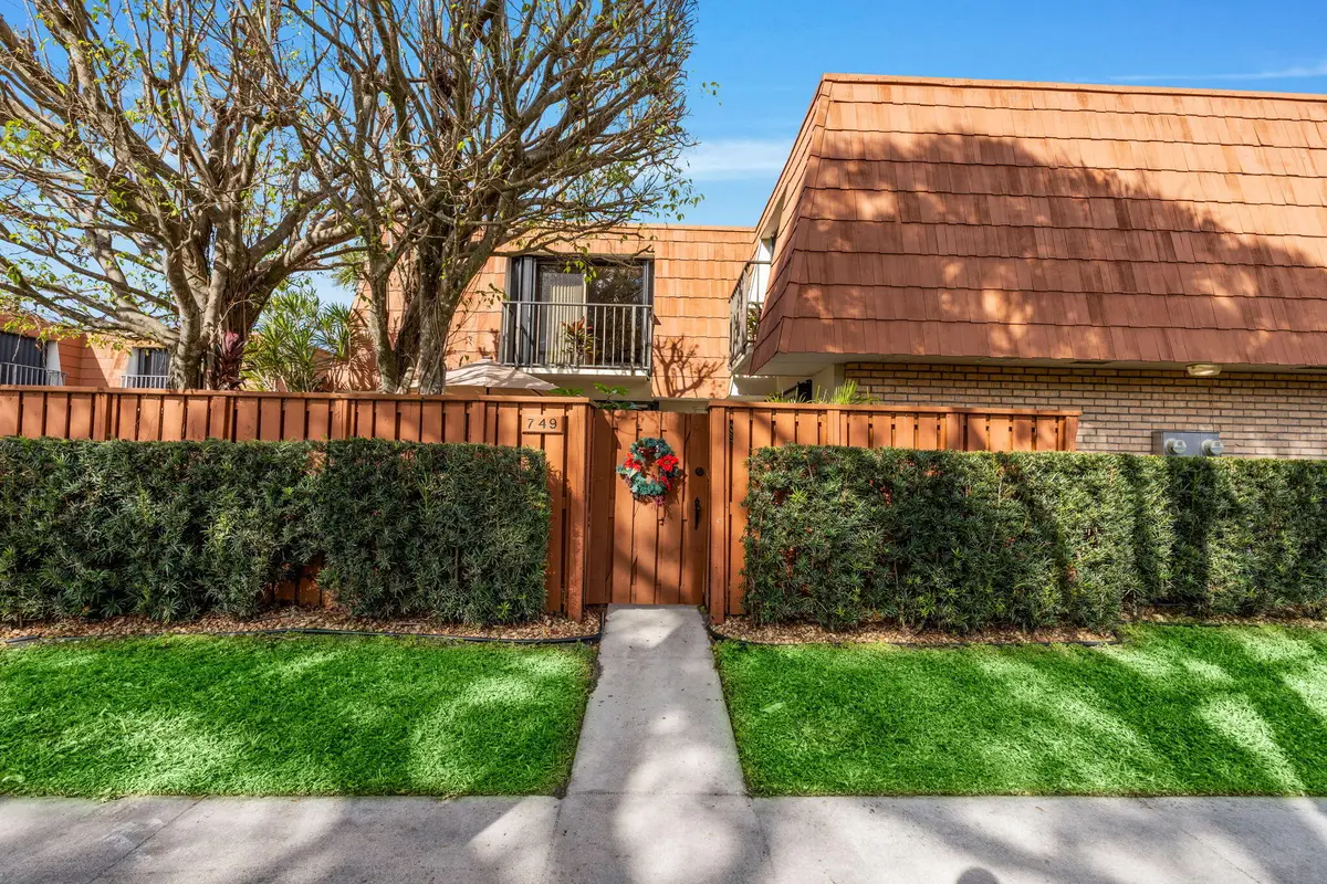 749 Buttonwood Lane, Boynton Beach, FL 33436 - Image #1