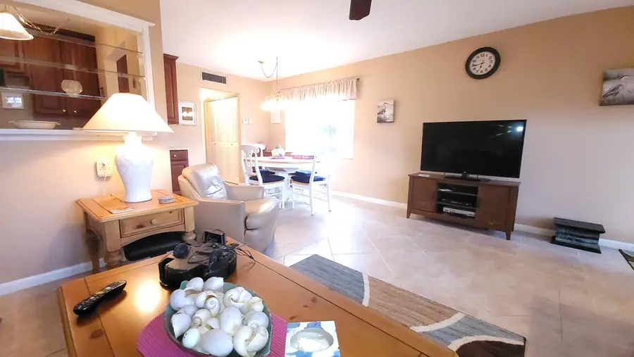 81 Coventry D, West Palm Beach, FL 33417 - Image #2