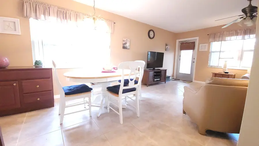 81 Coventry D, West Palm Beach, FL 33417 - Image #3