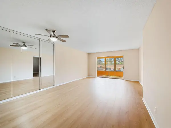 9374 SW Sw 3rd Street Street #714, Boca Raton, FL 33428