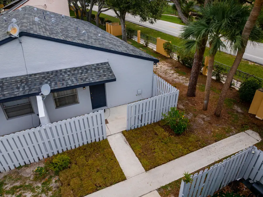 2007 Oleander Boulevard #Apt D, Fort Pierce, FL 34950 - Image #3