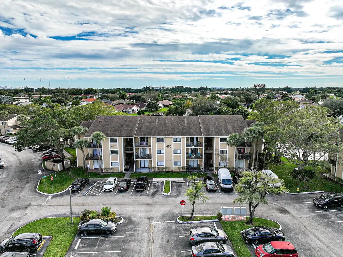 450 Palm Circle #106, Pembroke Pines, FL 33025 - Image #1