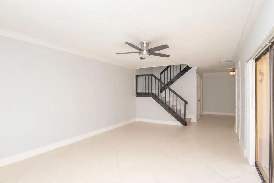 1700 Embassy Drive #305, West Palm Beach, FL 33401 - Image #3