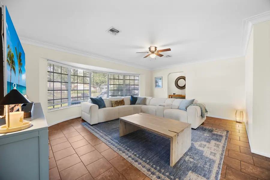 9676 Heather Circle W, Palm Beach Gardens, FL 33410 - Image #3