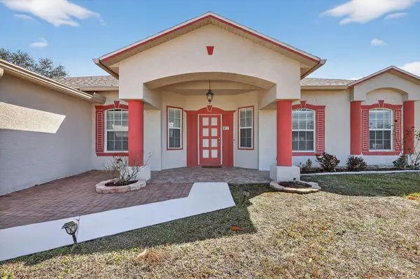 6871 NW Hogate Circle, Port St Lucie, FL 34983