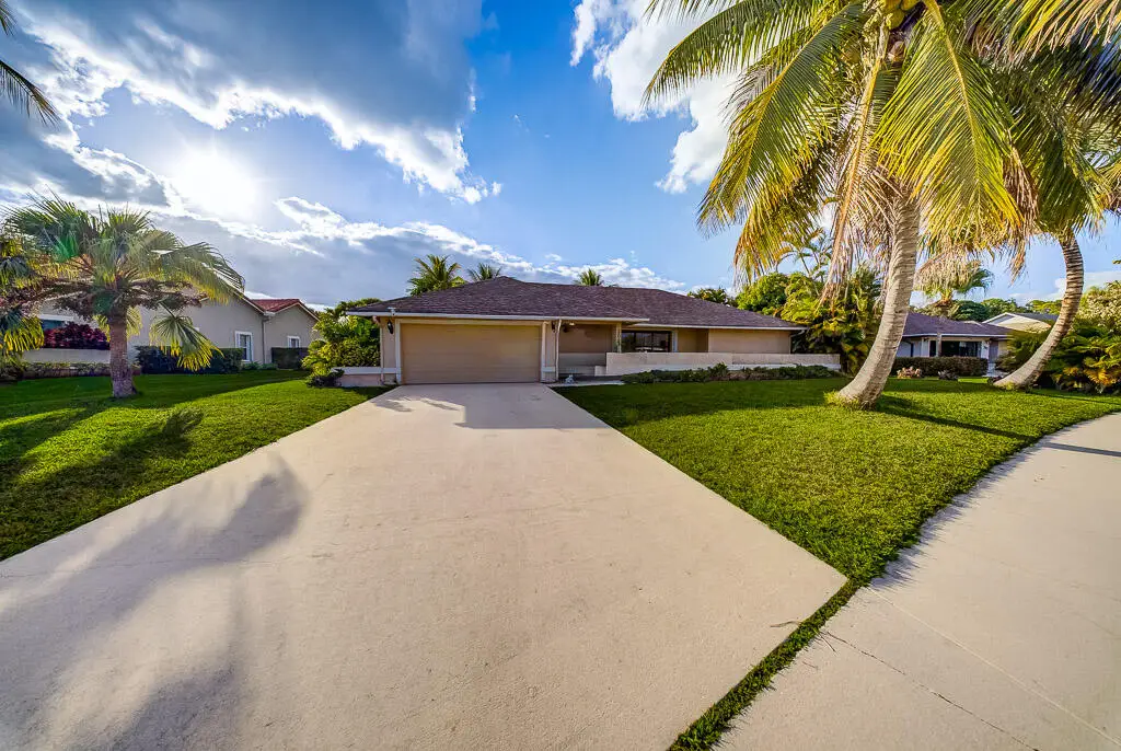 301 Knotty Wood Lane, Wellington, FL 33414 - Image #1