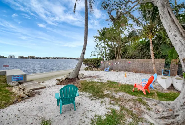 1516 S Lakeside Drive #307, Lake Worth Beach, FL 33460