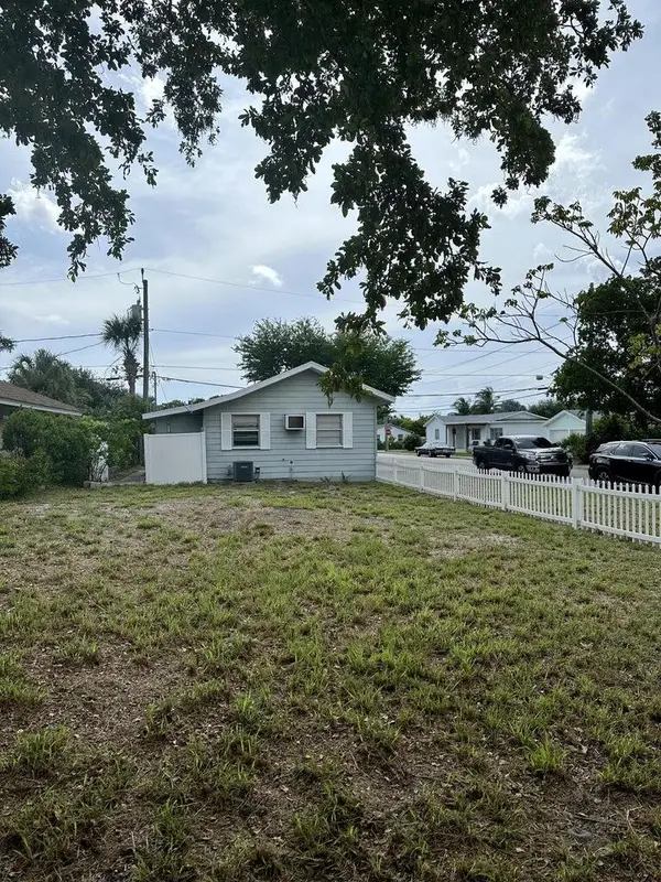 312 12th Avenue N, Lake Worth Beach, FL 33460