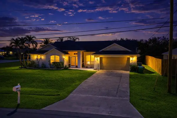 2962 SE Bella Road, Port St Lucie, FL 34984