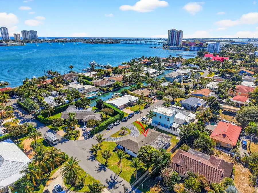 3651 Palm Drive, West Palm Beach, FL 33404 - #2