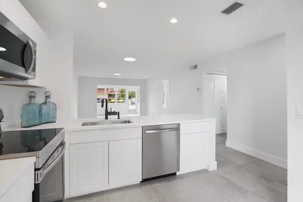 737 Nantucket Circle #B, Lake Worth, FL 33467