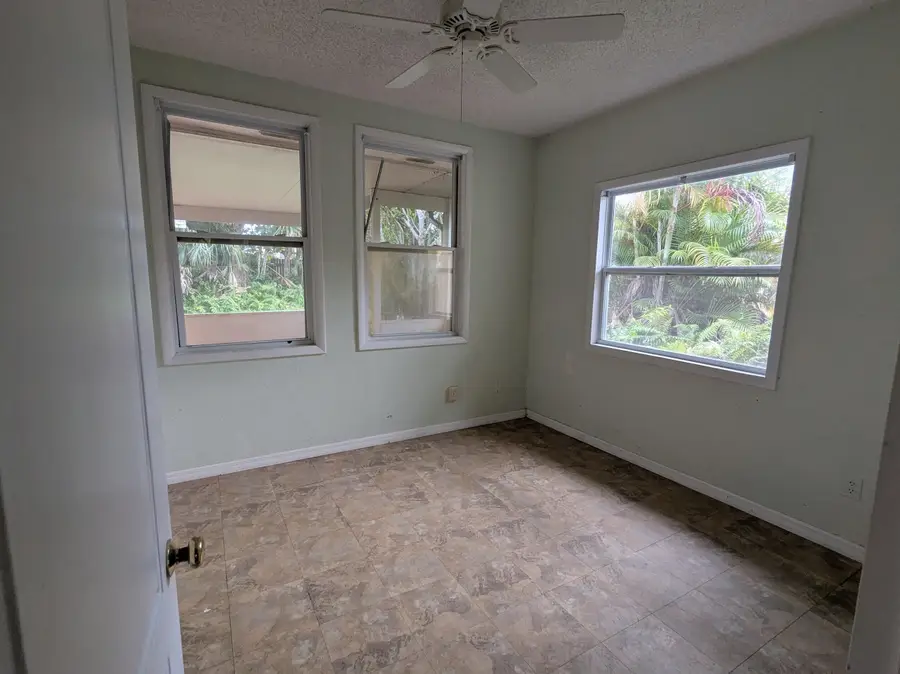 142 N Naranja Avenue, Port Saint Lucie, FL 34983 - #3