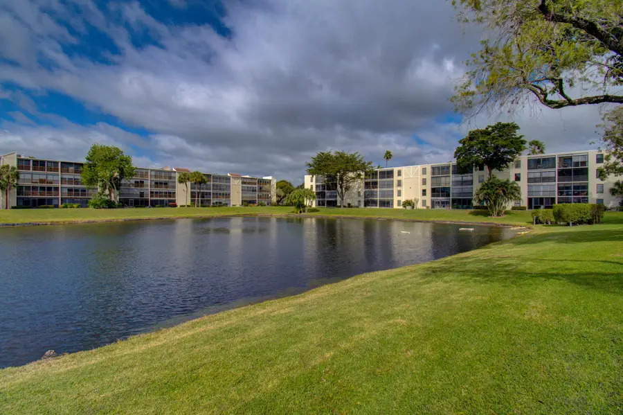 6585 Kensington Lane #307, Delray Beach, FL 33446 - #2