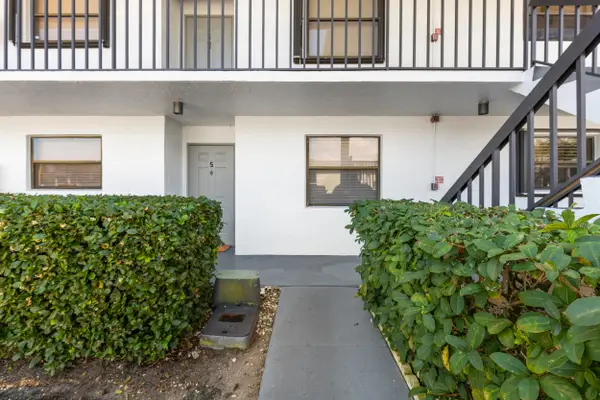 1270 SE Parkview Place #B5, Stuart, FL 34994