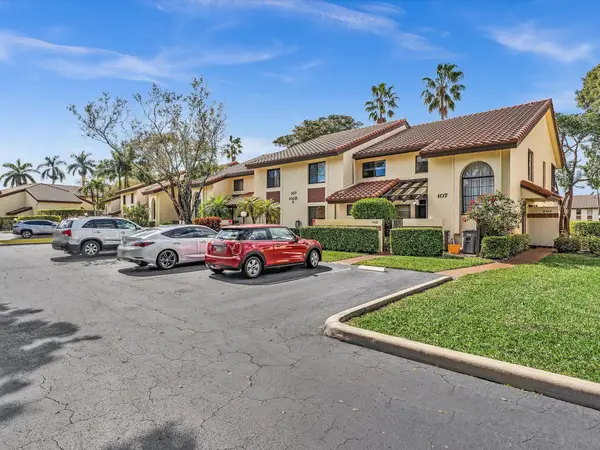 10215 N Circle Lake Drive #201, Boynton Beach, FL 33437