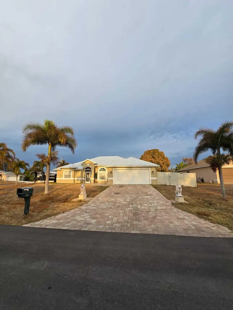 3212 SE Pinto Street, Port Saint Lucie, FL 34984 - #3