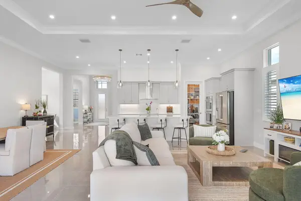 8515 SW Cantante Way, Port St Lucie, FL 34987