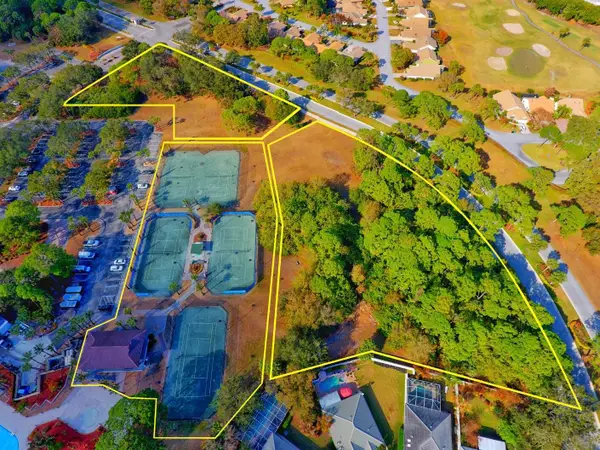 951 SW Country Club Drive, Port St Lucie, FL 34986