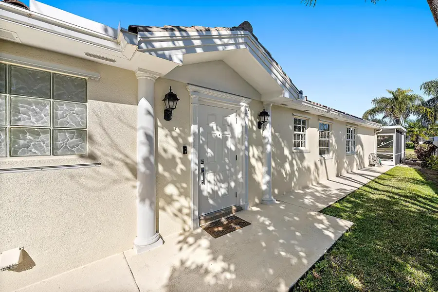 699 Hudson Bay Drive, Palm Beach Gardens, FL 33410 - #2