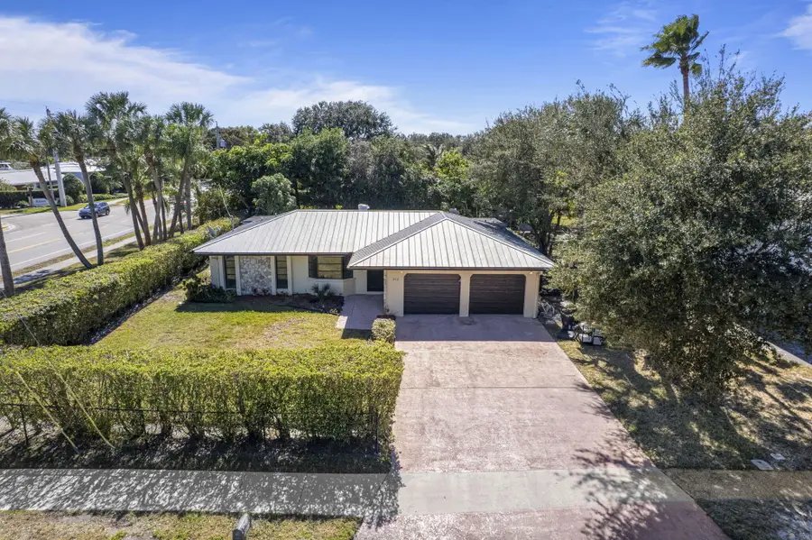 2512 Lone Pine Road, Palm Beach Gardens, FL 33410 - #2
