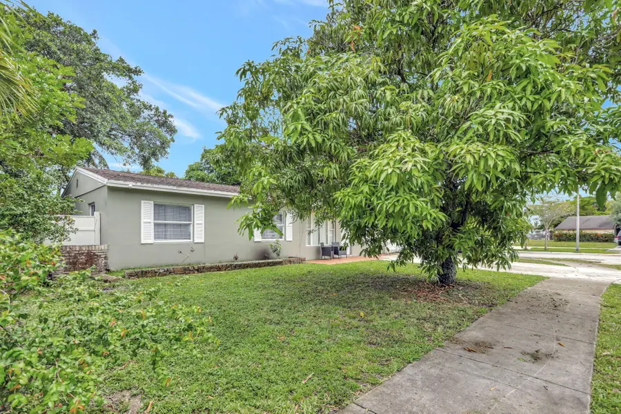 6290 SW 18th Place, Pompano Beach, FL 33068 - #2