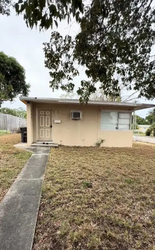 801 39th Court, West Palm Beach, FL 33407 - #1