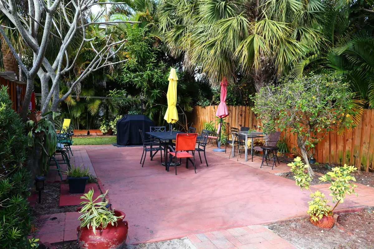 302 Lake Osborne Drive #9, Lake Worth, FL 33461 - #1