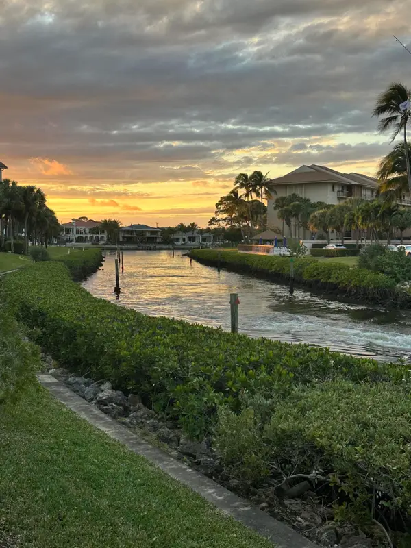 1301 Seafarer Circle #405, Jupiter, FL 33477