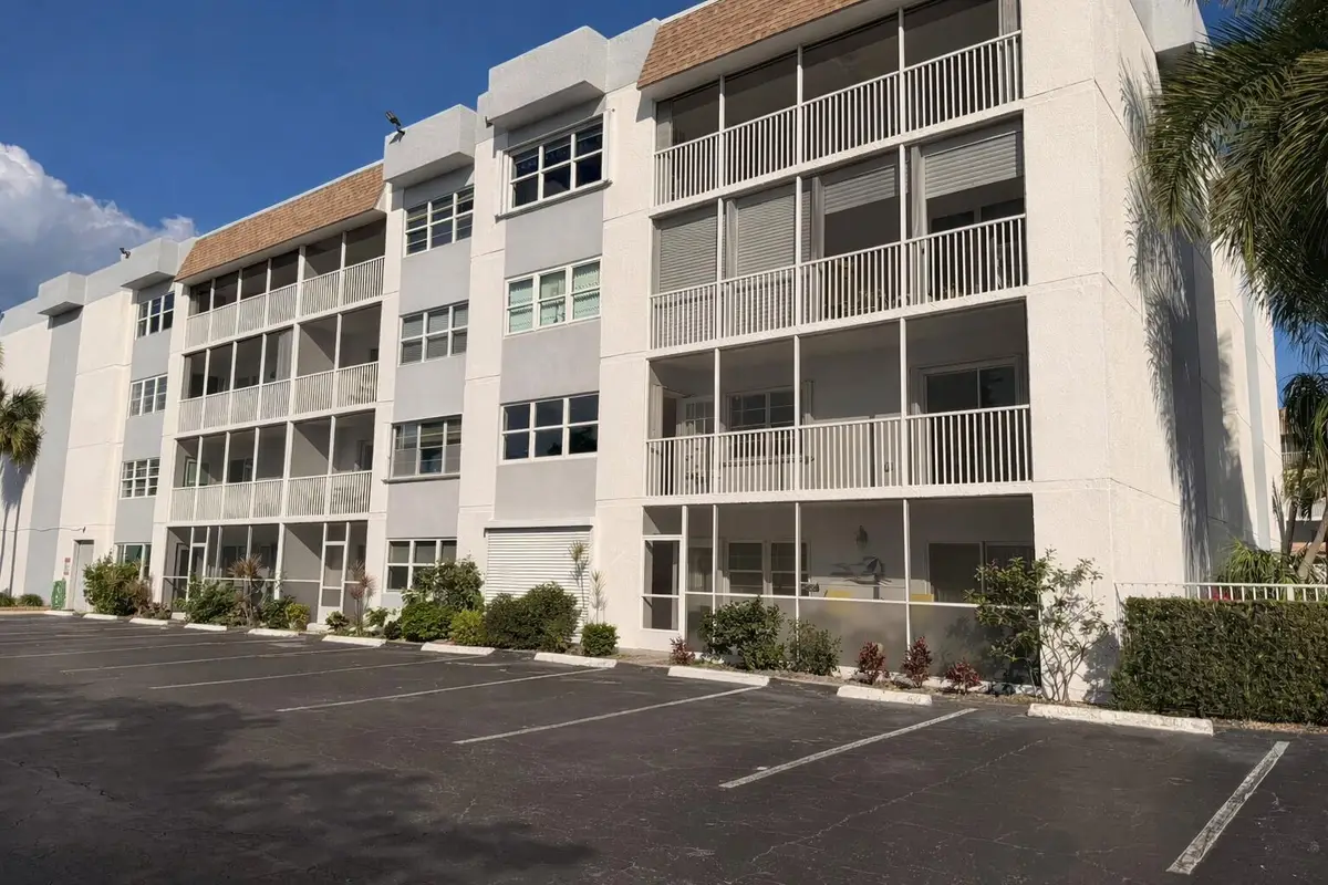 1502 S Lakeside Drive #204, Lake Worth Beach, FL 33460 - #1