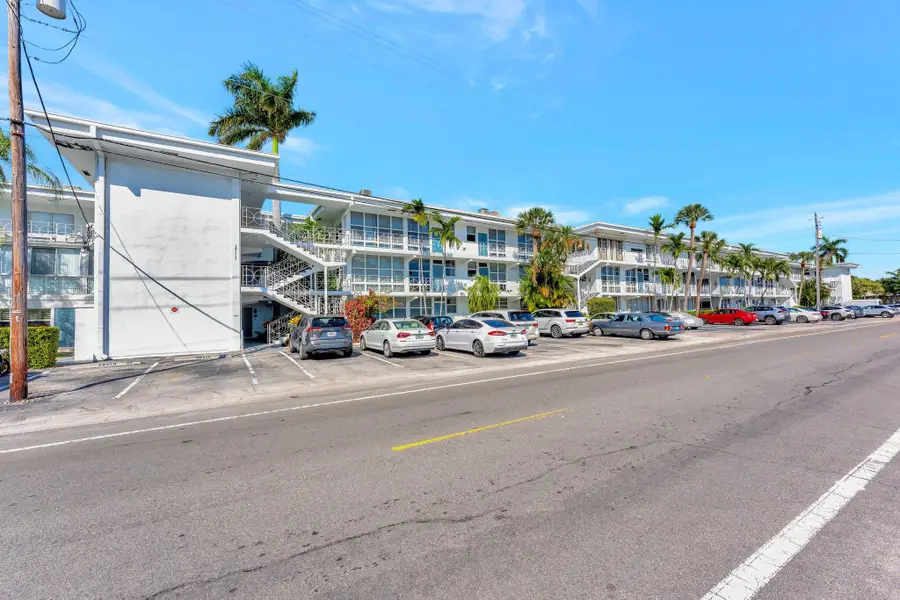 2717 Yacht Club Boulevard #6a, Fort Lauderdale, FL 33304 - #3