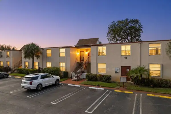 10 Willowbrook Lane #104, Delray Beach, FL 33446