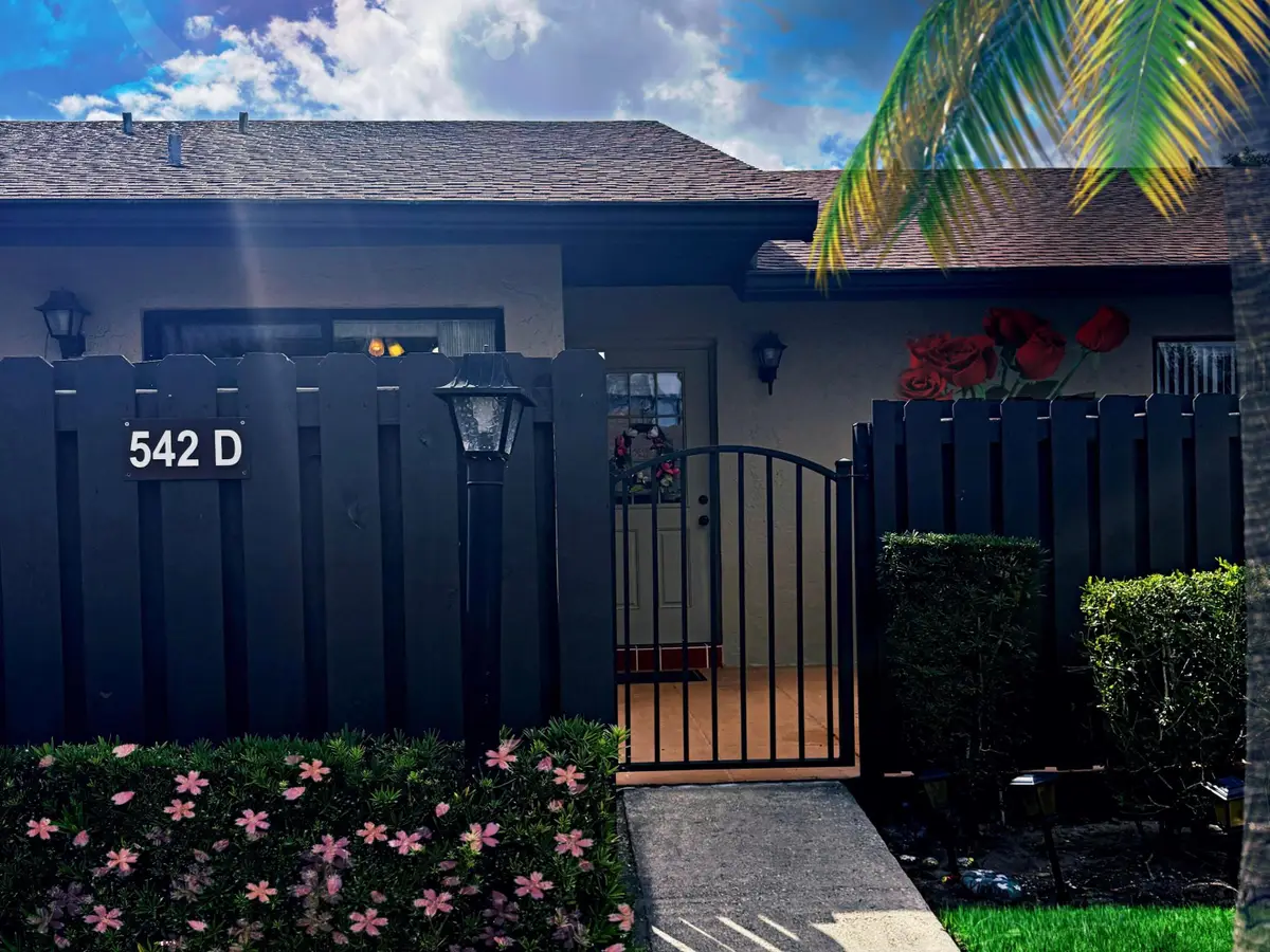 542 Shady Pine Way #D, Greenacres, FL 33415 - #1