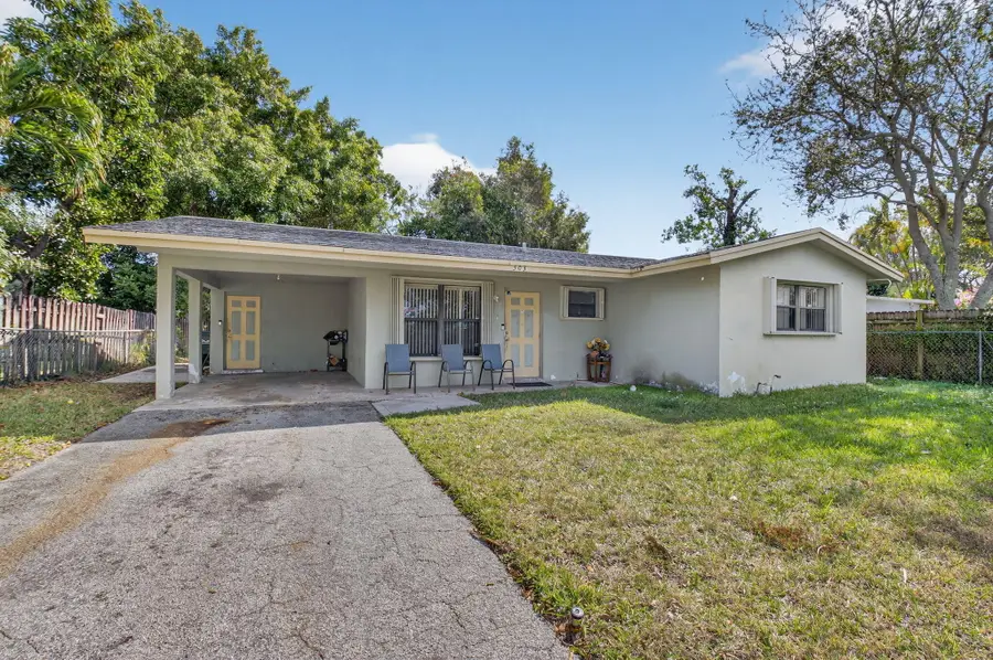 303 SW 2nd Avenue, Delray Beach, FL 33444 - #3