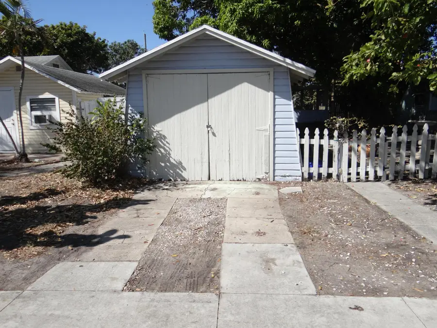 611 N E Street, Lake Worth Beach, FL 33460 - #2