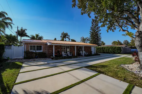 733 SE 10th Avenue, Deerfield Beach, FL 33441