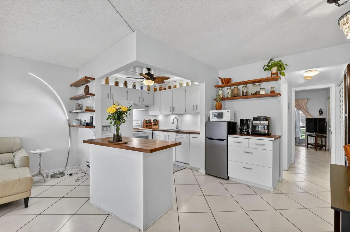 290 Oakridge Q #290, Deerfield Beach, FL 33442 - #1