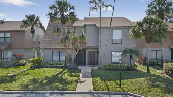 326 Sandtree Drive, West Palm Beach, FL 33403