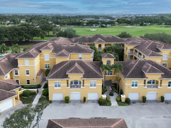 5095 Fairways Circle #107, Vero Beach, FL 32967