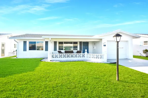 2392 SW 11th Avenue, Boynton Beach, FL 33426