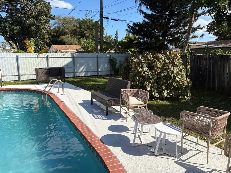 816 NW 8th Avenue, Boynton Beach, FL 33426 - #2